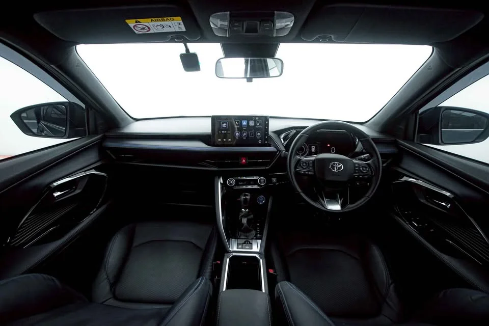 2024 Toyota Yaris Cross AC200 3