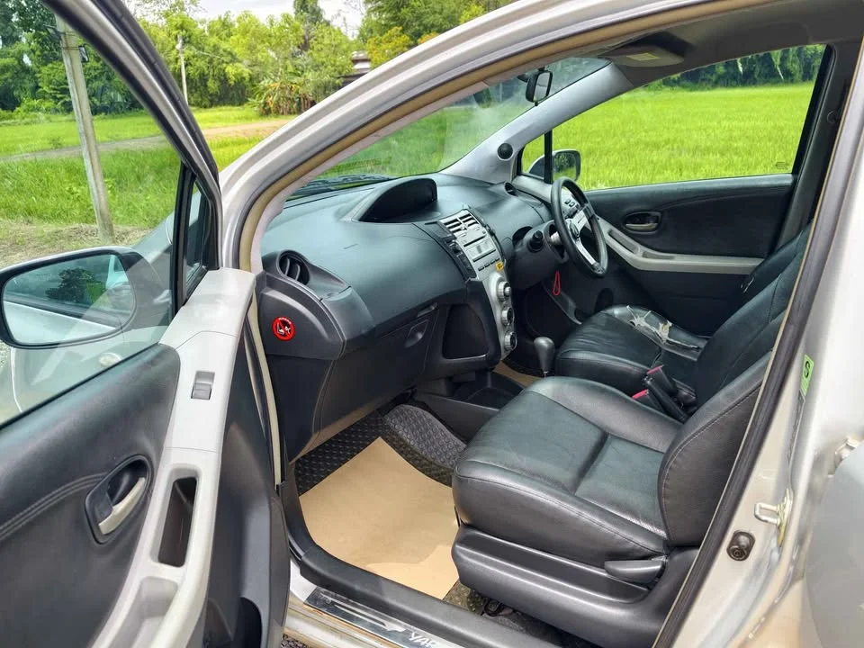 2006 Toyota Yaris II 2