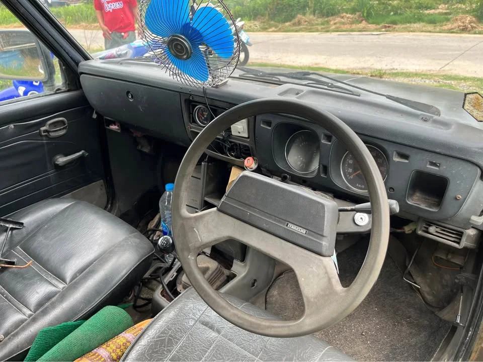 2000 Mazda B-series (Familia) III 2