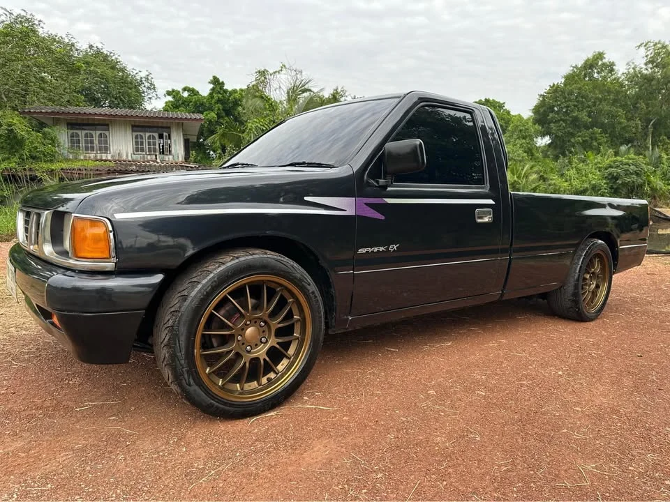 1997 Isuzu TFR III 2
