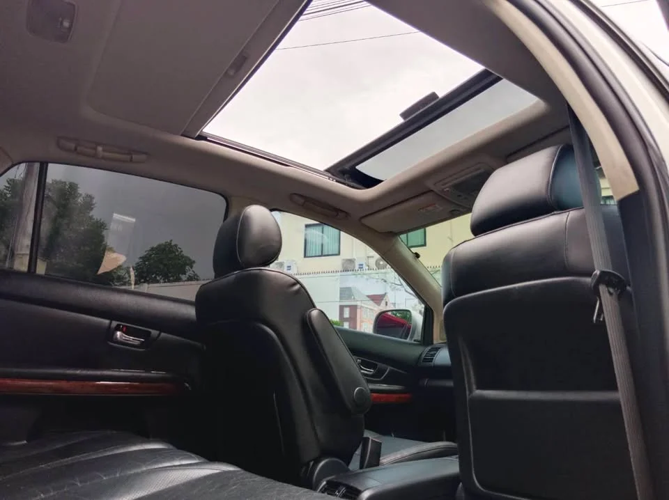2004 Toyota Harrier II 3