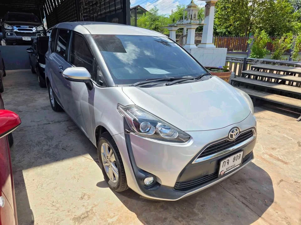 2018 Toyota Sienta II 3
