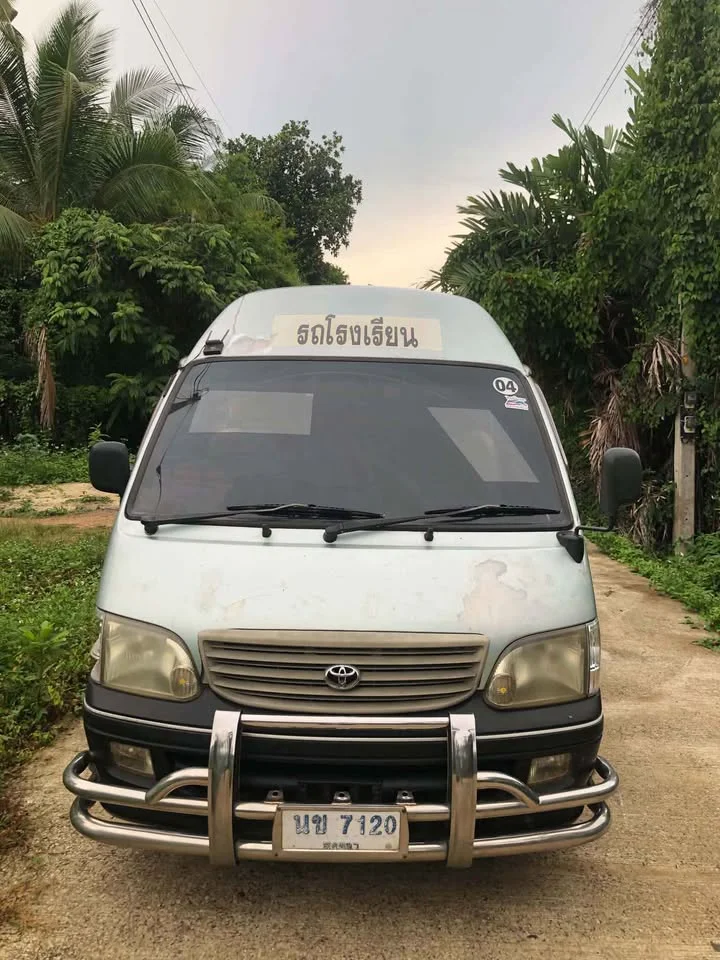 2004 Toyota Commuter IV (H100) 3
