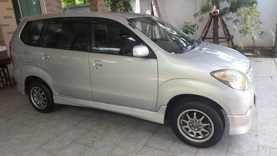 2004 Toyota Avanza I 3