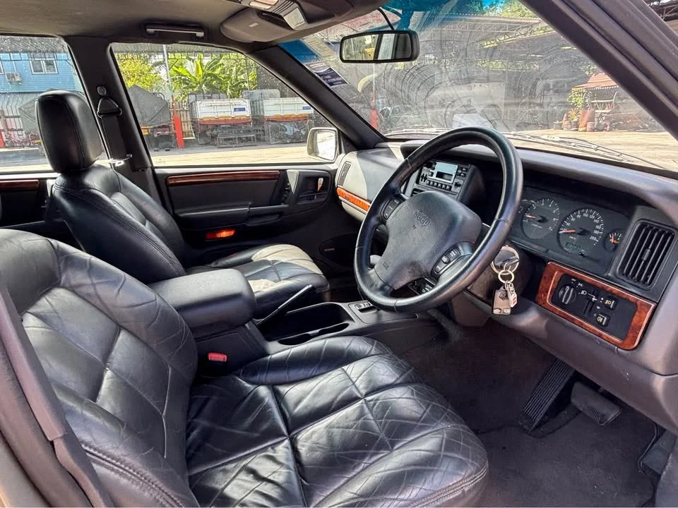 1997 Jeep Grand Cherokee ZJ 2