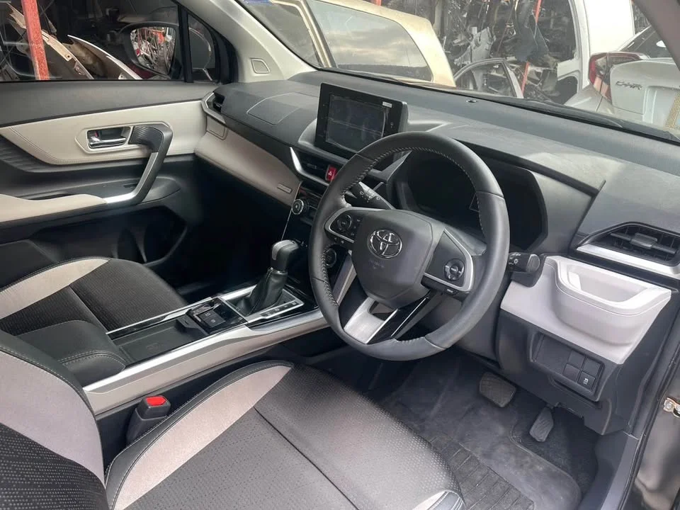 2025 Toyota Veloz III 2