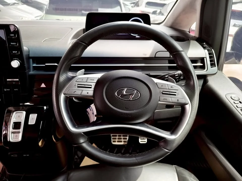 2022 Hyundai Staria US4 3