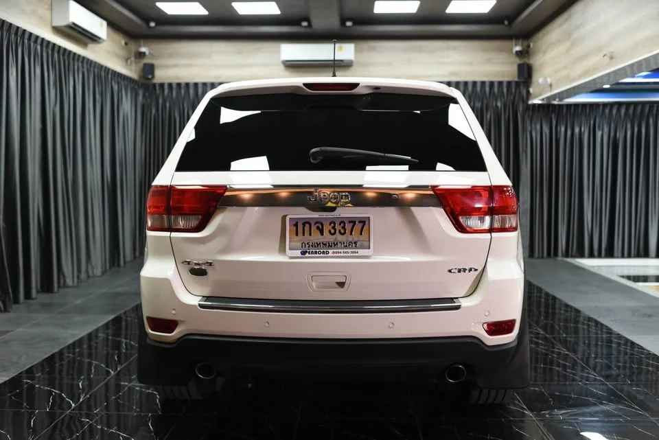 2013 Jeep Grand Cherokee WK2 3