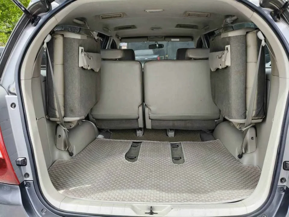 2013 Toyota Innova I 2