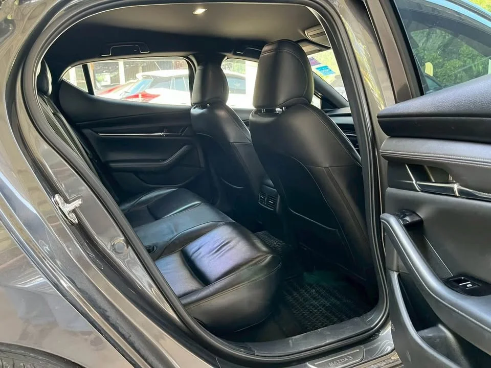 2020 Mazda 3 IV 3