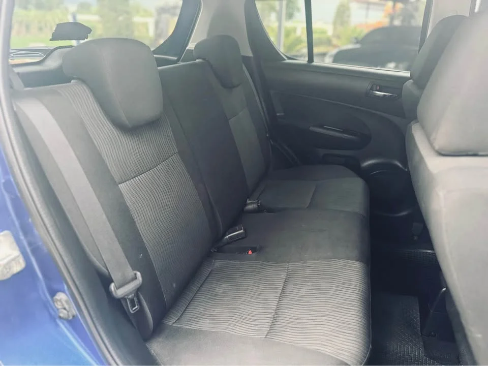 2012 Suzuki Swift II 2
