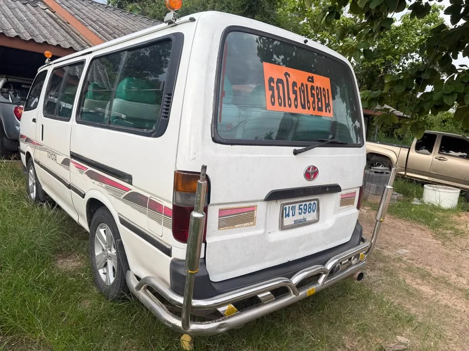 1997 Toyota Commuter IV (H100) 3