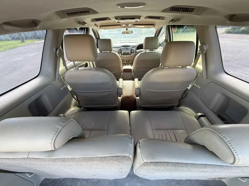 2012 Toyota Innova I 3