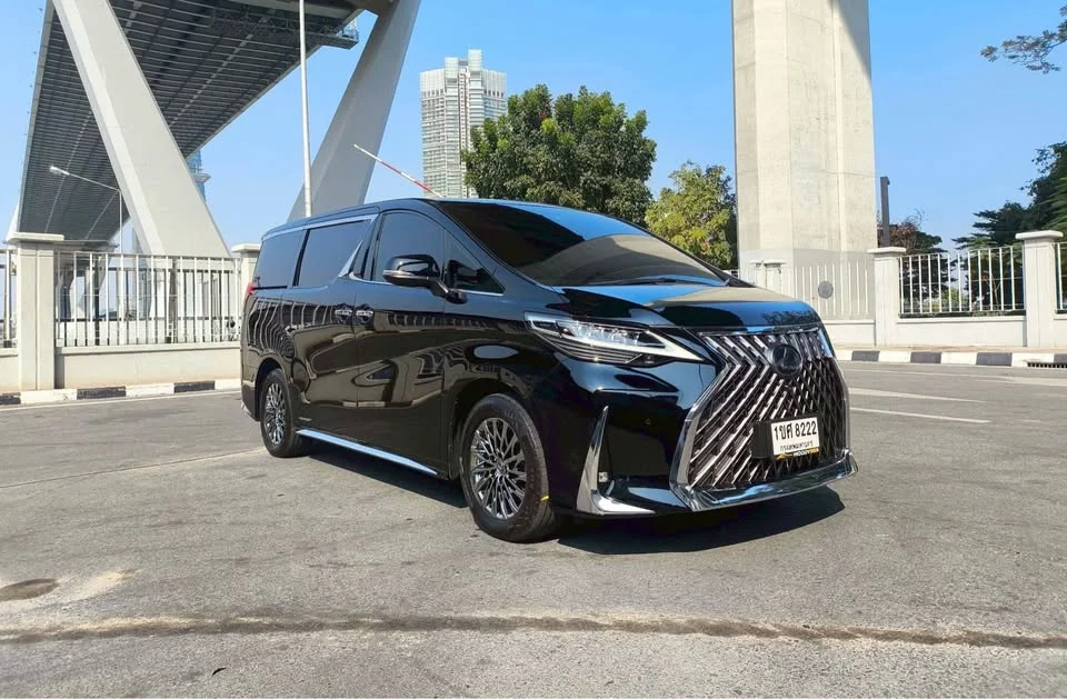 2021 Lexus LM I 3