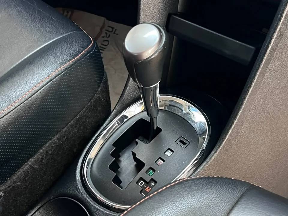 2017 Toyota Sienta II 3
