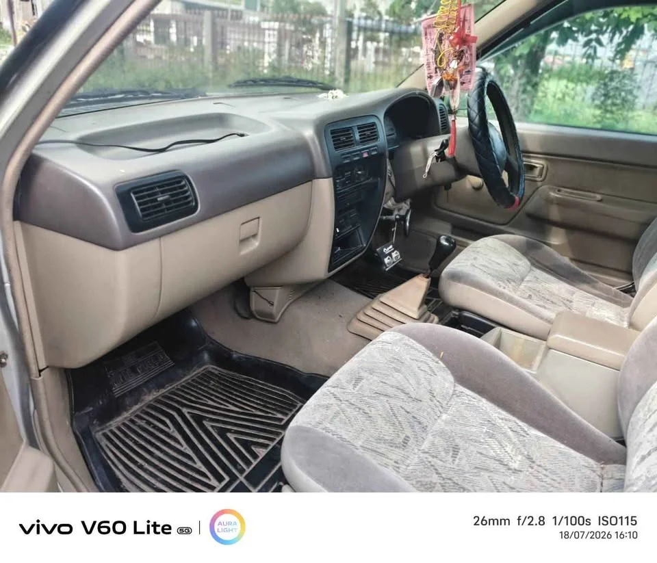 2001 Nissan Frontier I 3