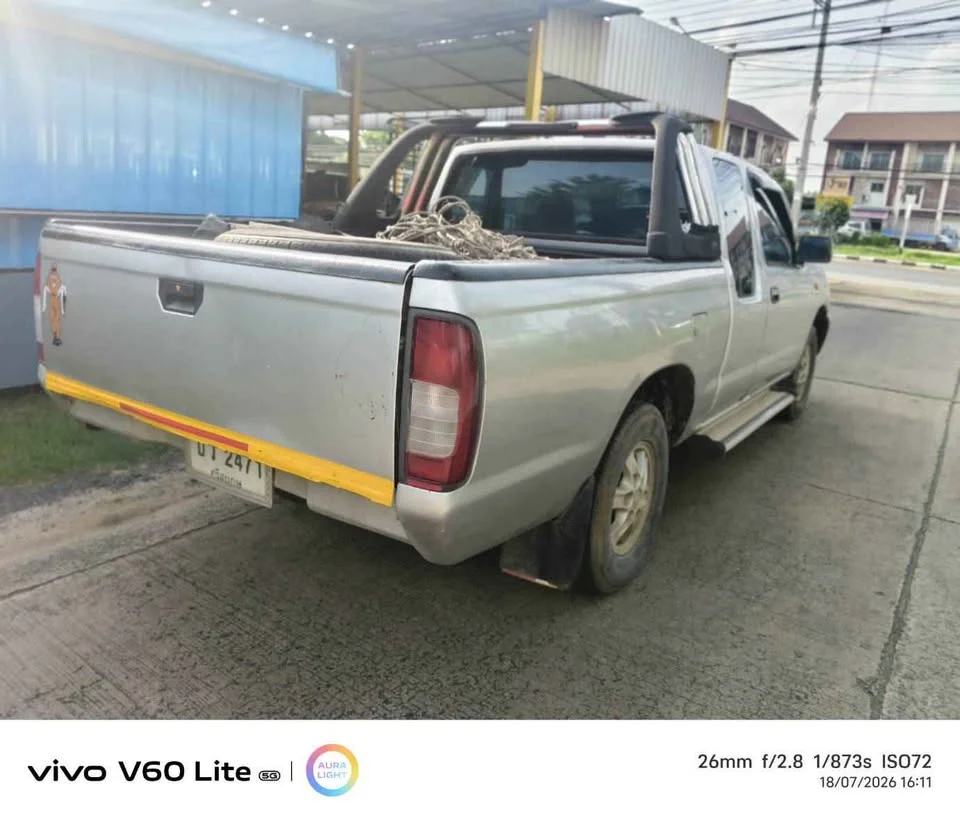 2001 Nissan Frontier I 2