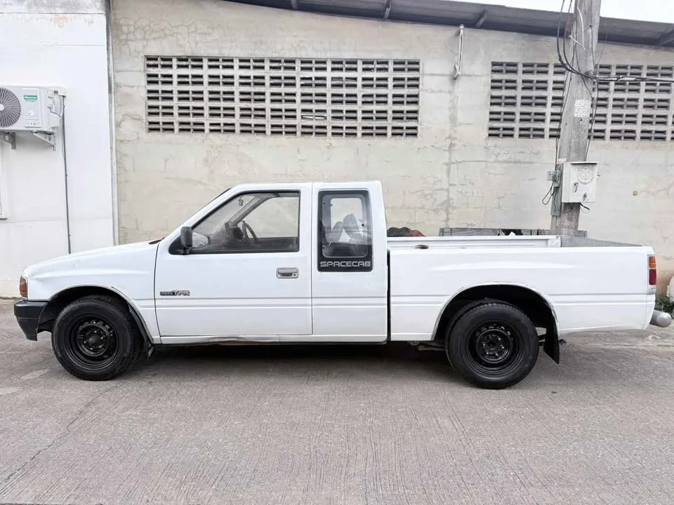 1993 Isuzu TFR III 3