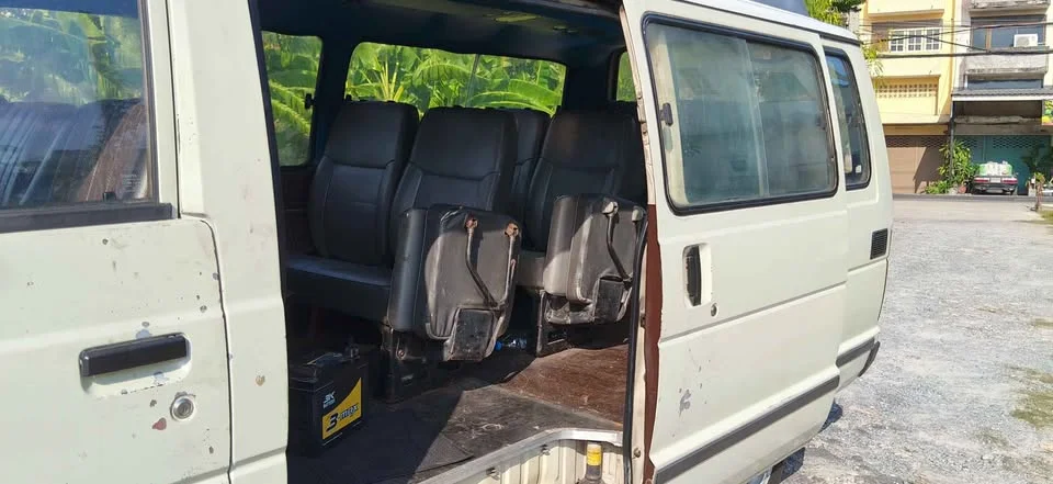 1987 Toyota Commuter III 3
