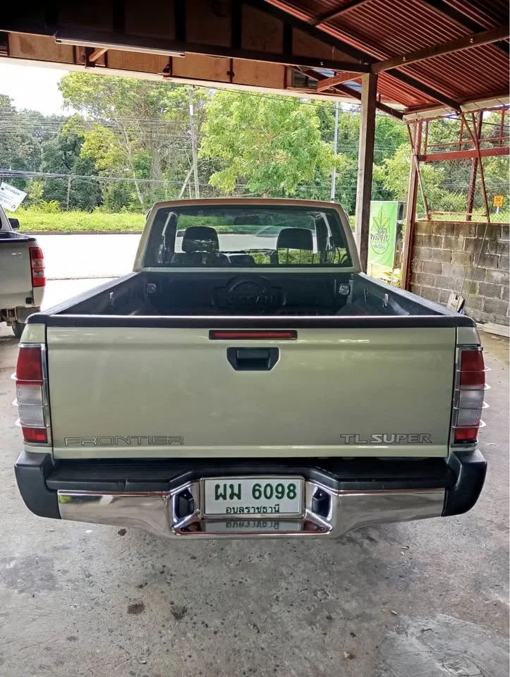 2003 Nissan Frontier I 2
