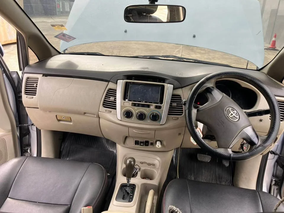 2012 Toyota Innova I 3