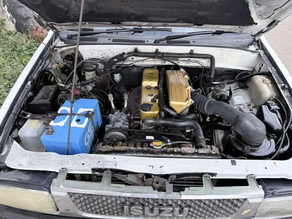 1993 Isuzu TFR III 2