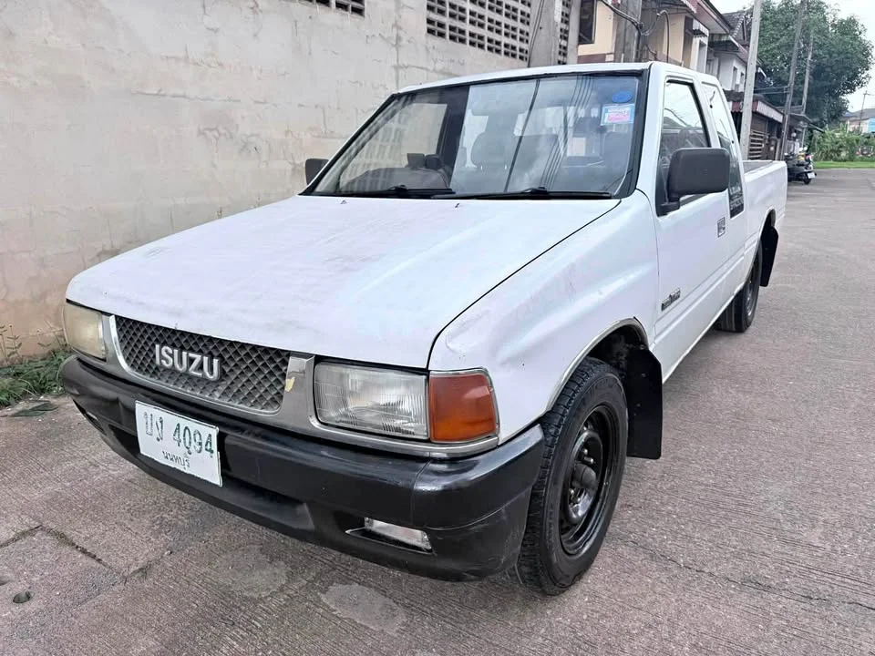 1993 Isuzu TFR III 2