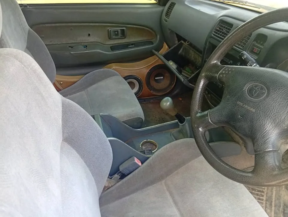 2000 Toyota Hilux Tiger VI 2