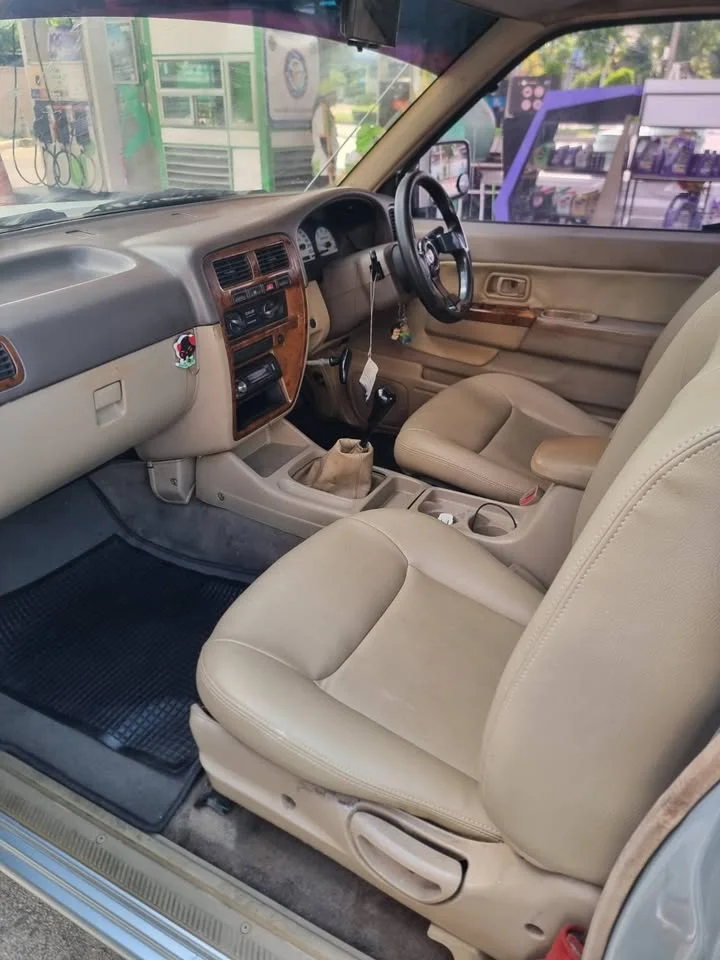 Nissan Frontier I 2