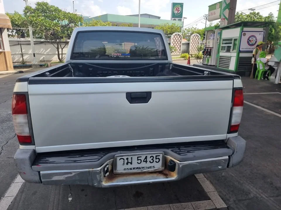 Nissan Frontier I 3
