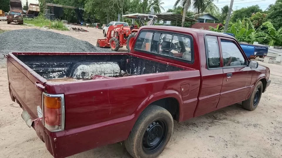 2000 Mazda B2500 IV 2