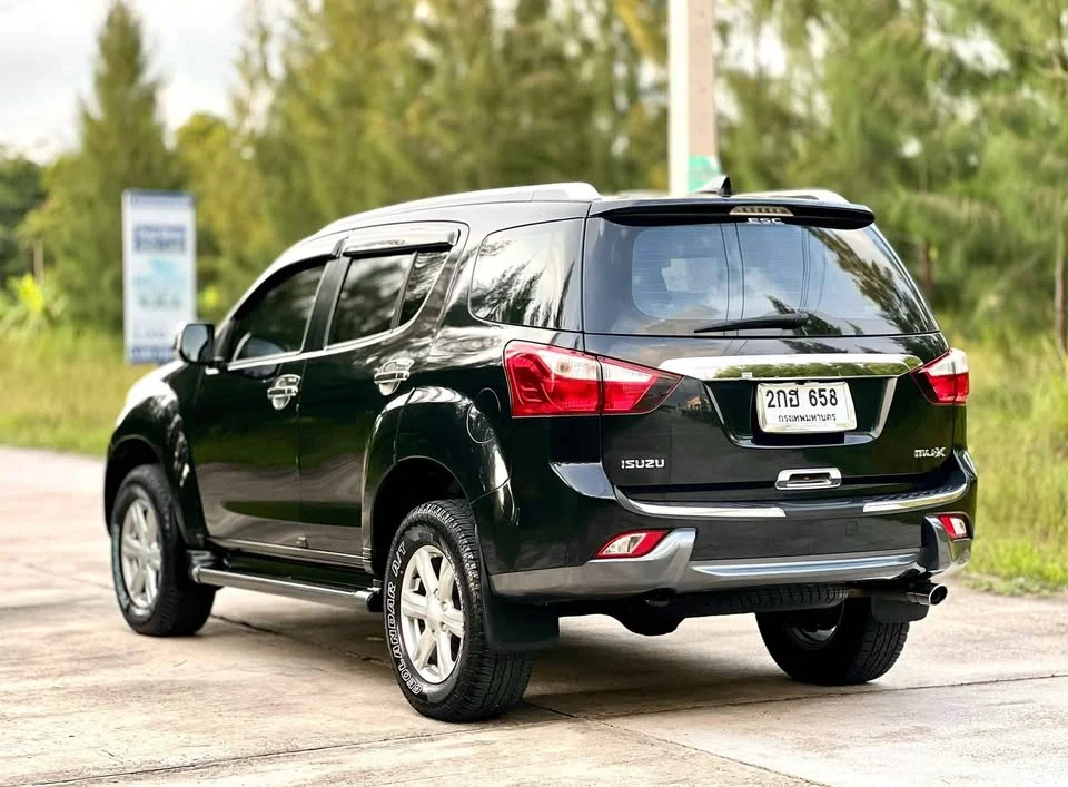 2013 Isuzu MU-X I 3