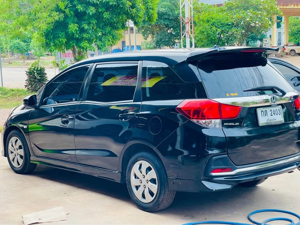 2017 Honda Mobilio II 2