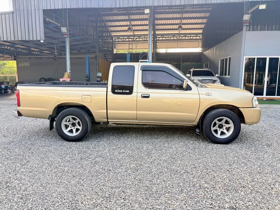 2007 Nissan Frontier I 3