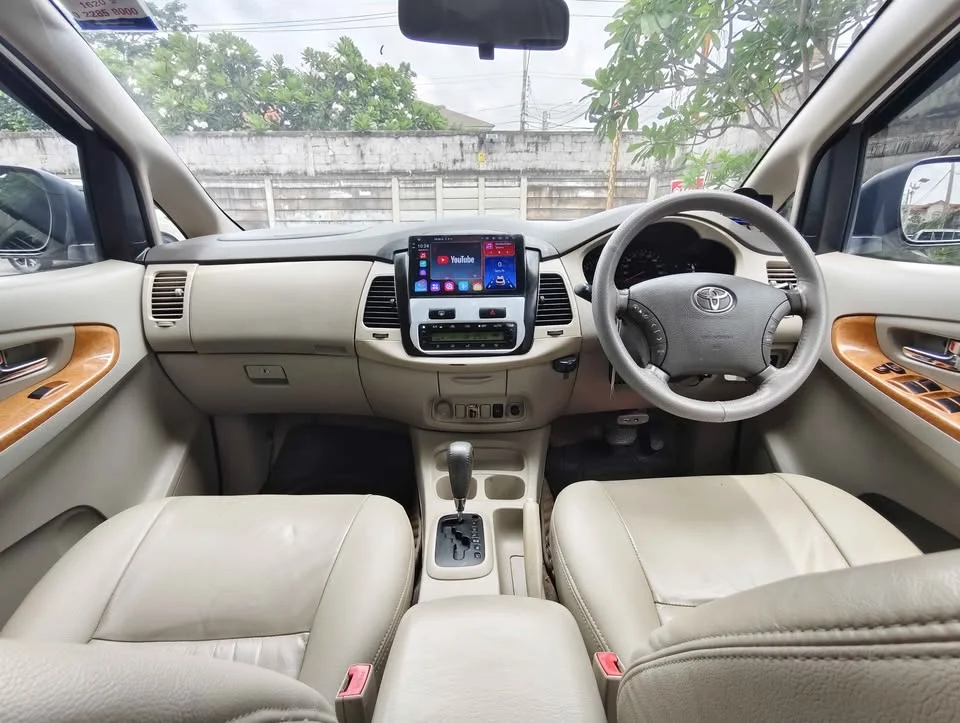 2011 Toyota Innova I 2