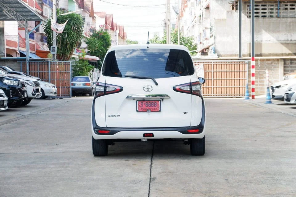 2019 Toyota Sienta II 2