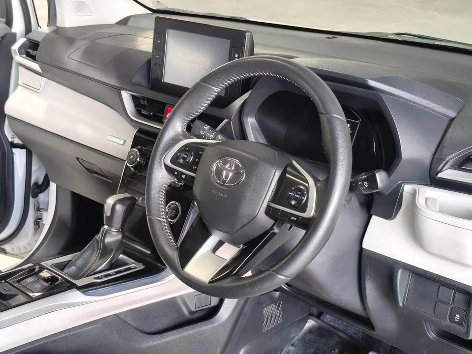 2023 Toyota Veloz III 2