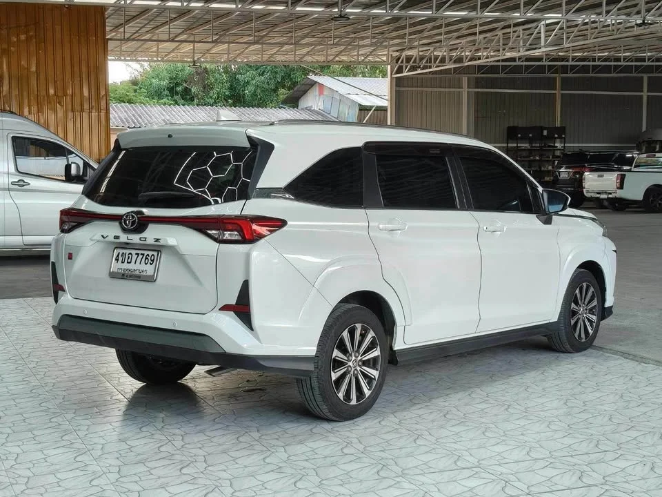 2023 Toyota Veloz III 3