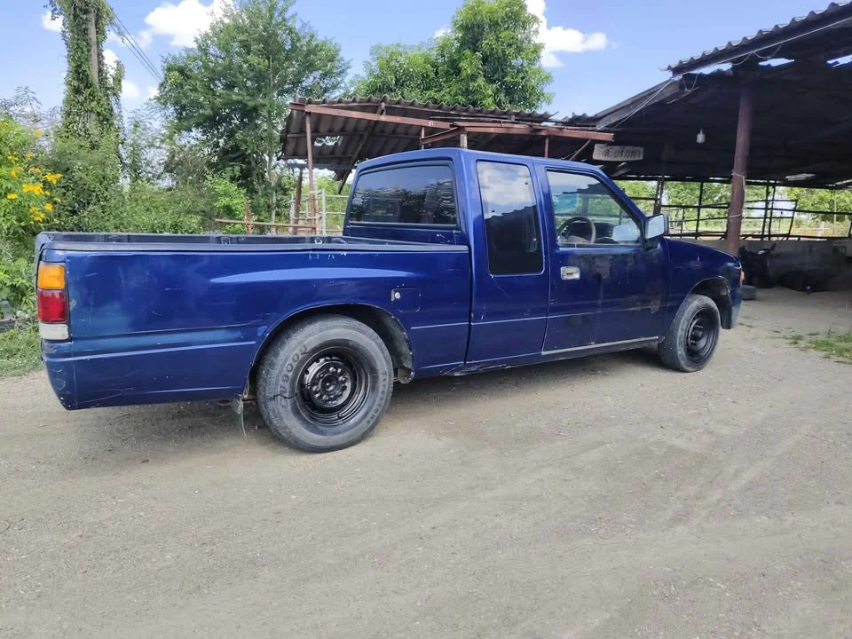 1989 Isuzu TFR III 2