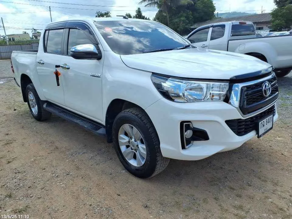 2018 Toyota Hilux VIII 2