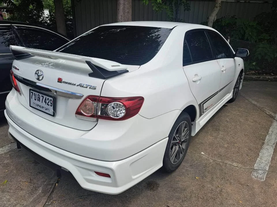 2014 Toyota Corolla Altis X (E140) 2