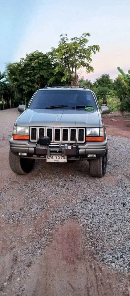 1997 Jeep Grand Cherokee ZJ 2