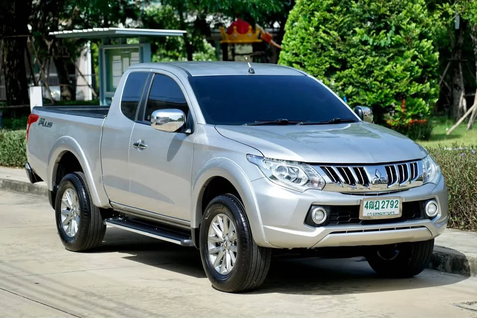 2016 Mitsubishi Triton V 3