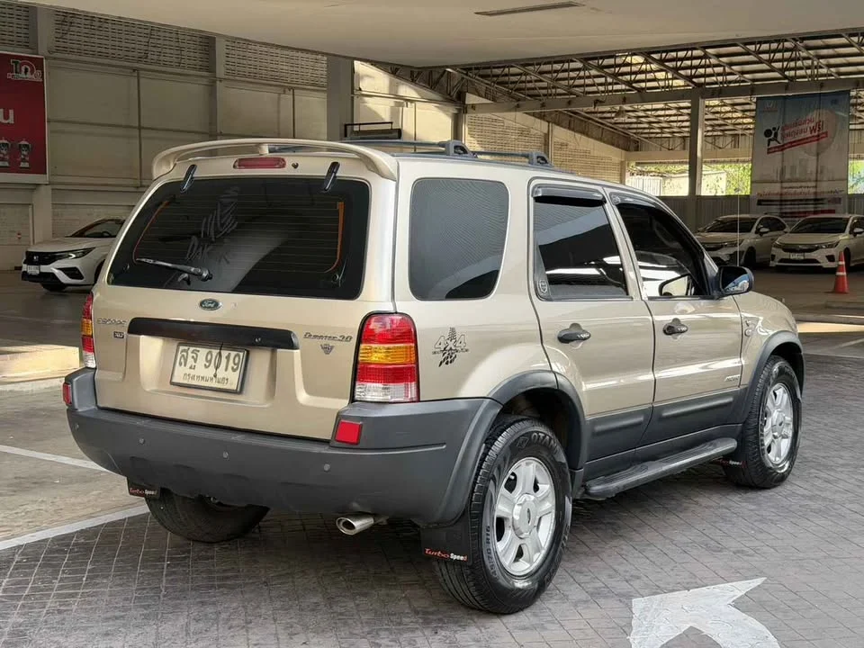 2004 Ford Escape I 3