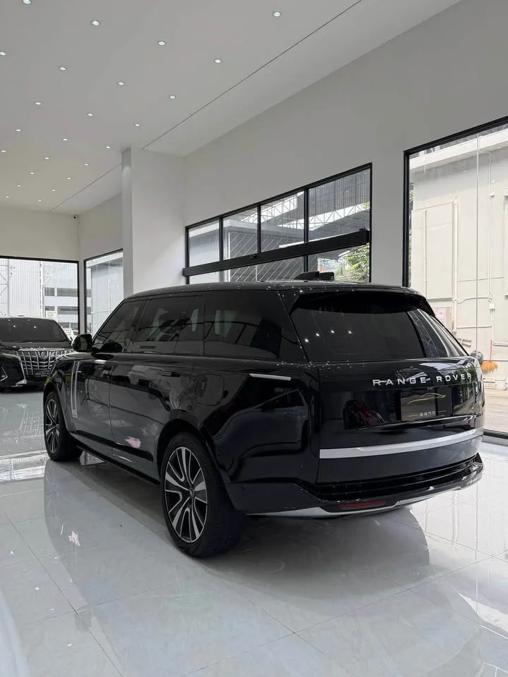 2024 Land Rover Range Rover V 3