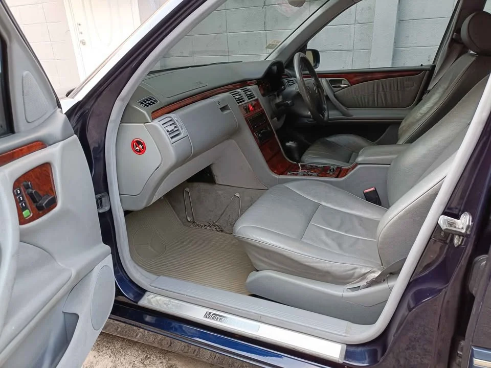 2002 Benz E-Class W210 3