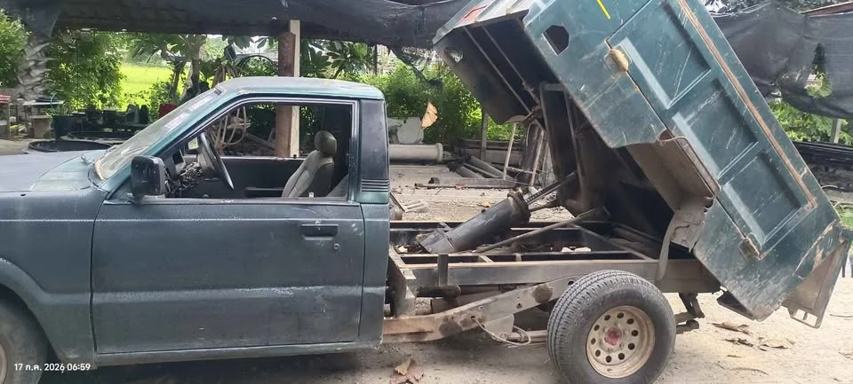 2010 Mazda B2500 IV 2