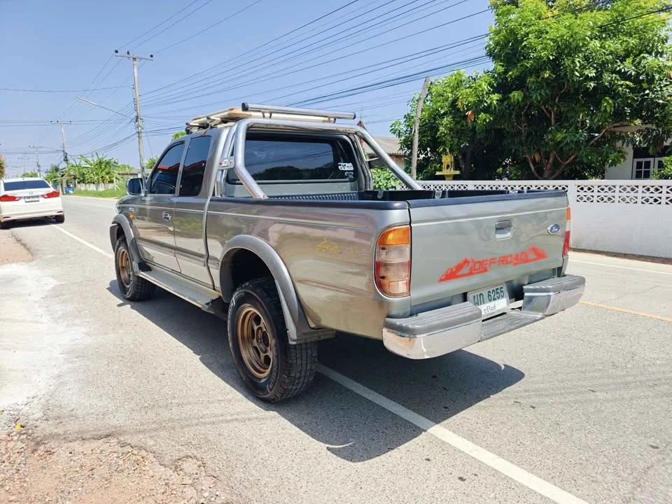 2002 Mazda 2500 Fighter V 2