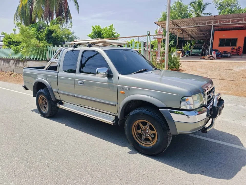 2002 Mazda 2500 Fighter V 3