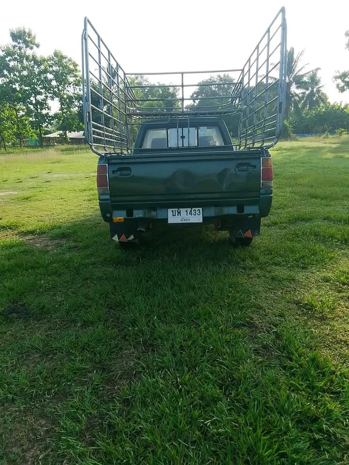 1993 Isuzu TFR III 3